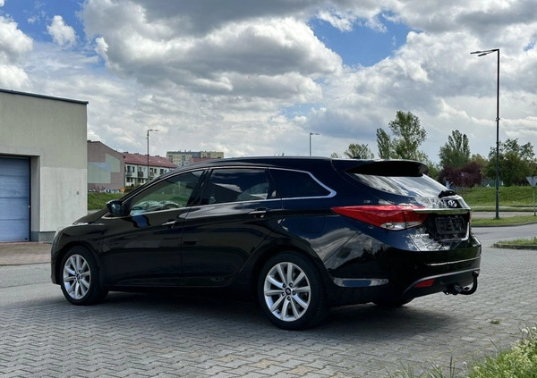 Hyundai i40 cena 35900 przebieg: 178000, rok produkcji 2013 z Gąbin małe 742